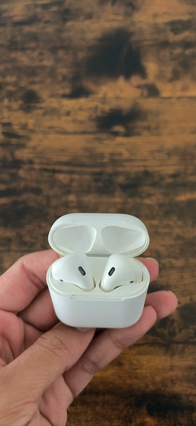 Apple AirPods - photo 2