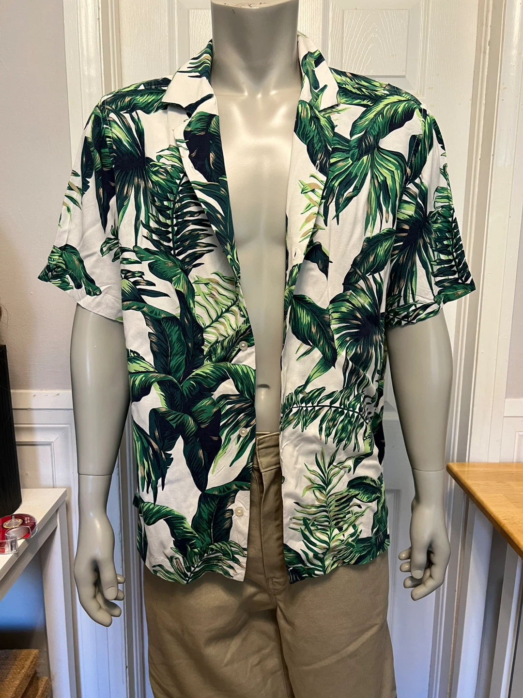 Men's Tropical Leaf Print Short Sleeve Button-Up Shirt - photo 2
