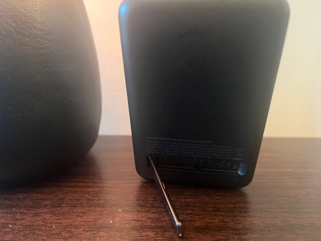 Belkin BoostCharge Pro Magnetic Power Bank - photo 2