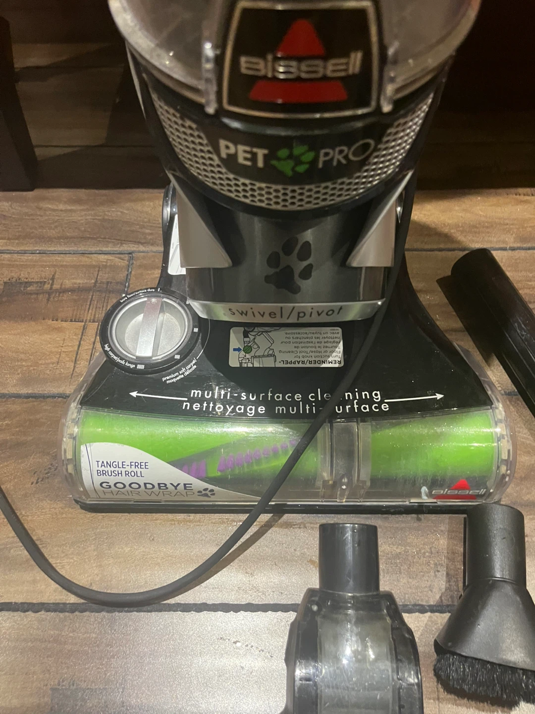 EUC BISSELL VERY CLEAN powerful  pet hair eraser vacuum - photo 2
