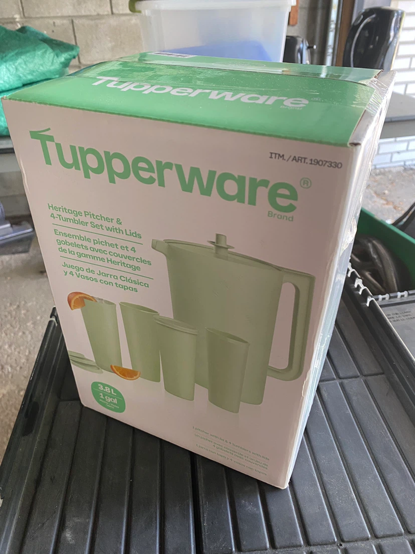 Tupperware Heritage Pitcher & 4-Tumbler Set with Lids