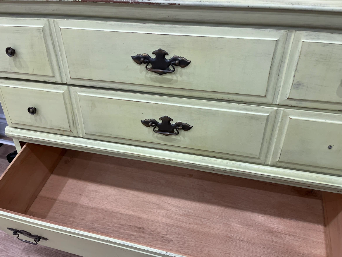 Charming  Dresser - photo 2