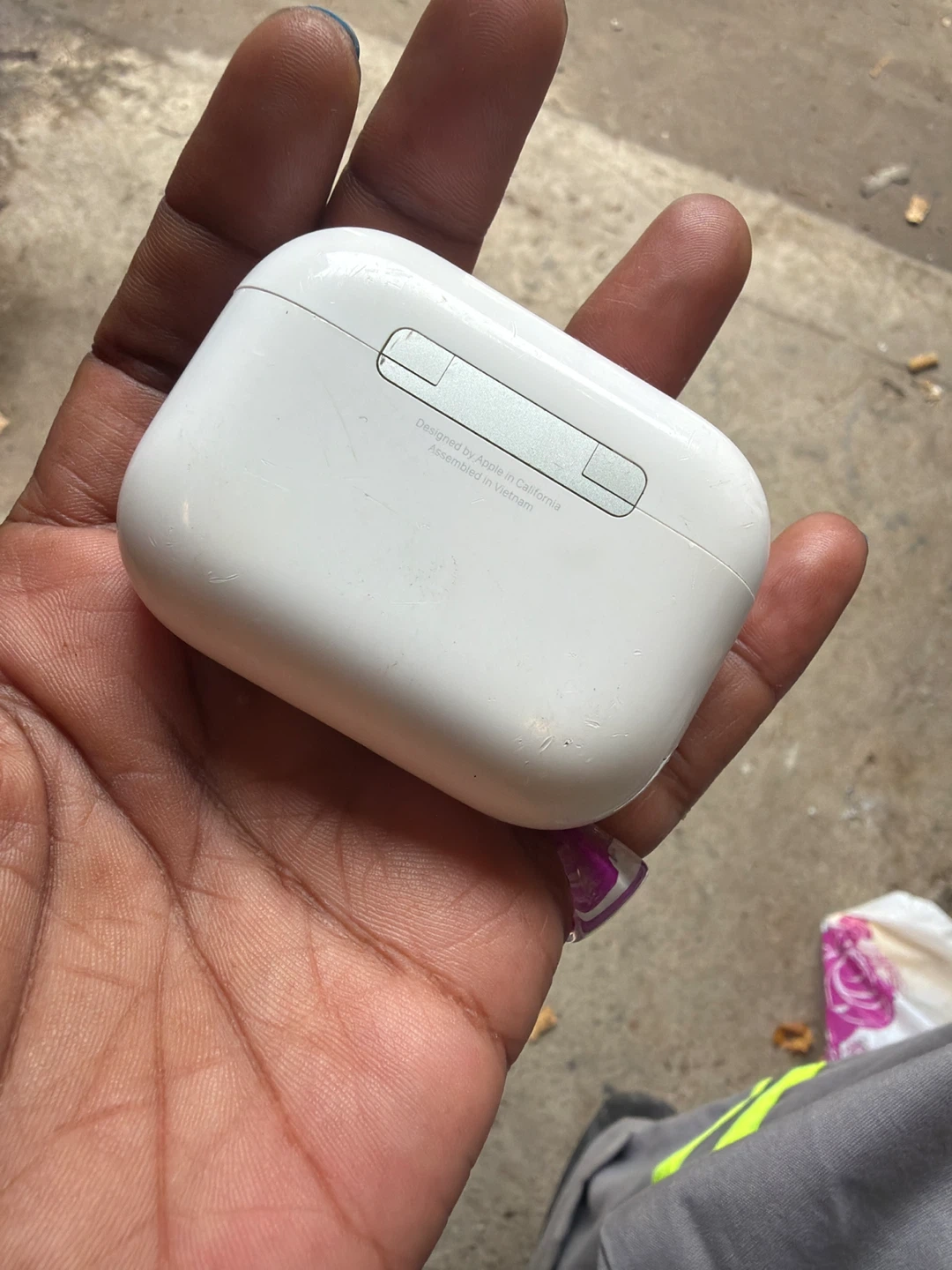 Apple AirPods Pro Charging Case (Used) - photo 2