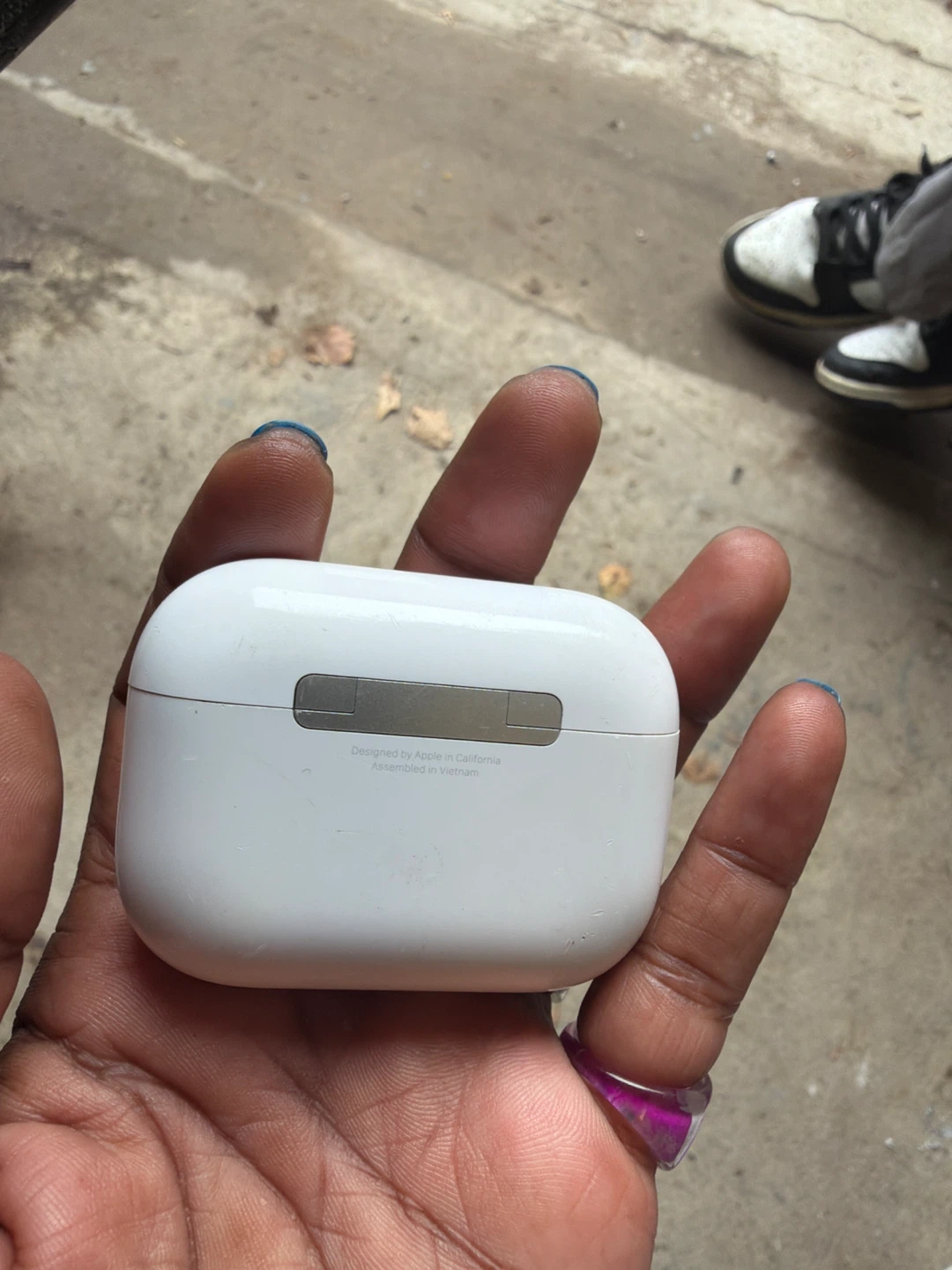 Apple AirPods Pro Charging Case (Used) - photo 3