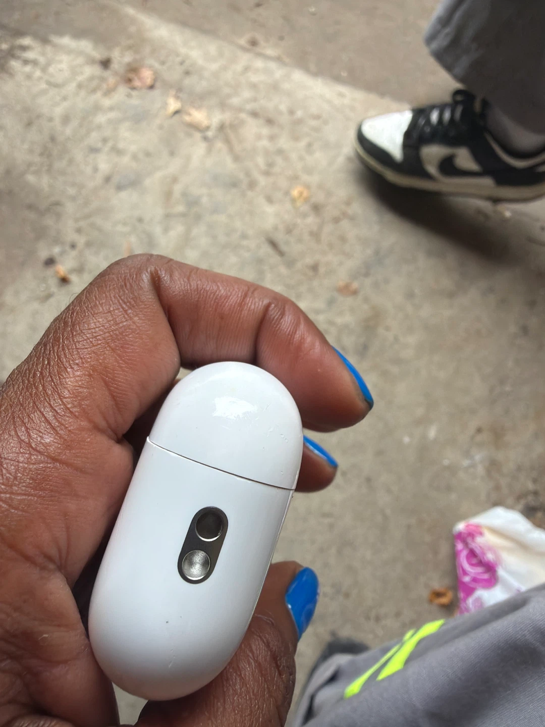 Apple AirPods Pro Charging Case (Used) - photo 4
