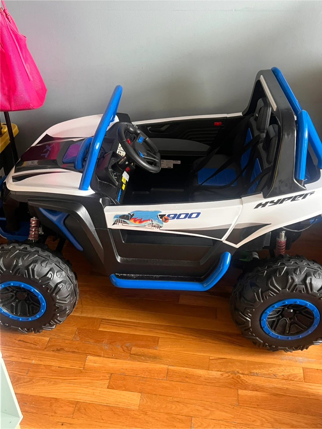 Hyper XT 900 Ride-On Toy Car