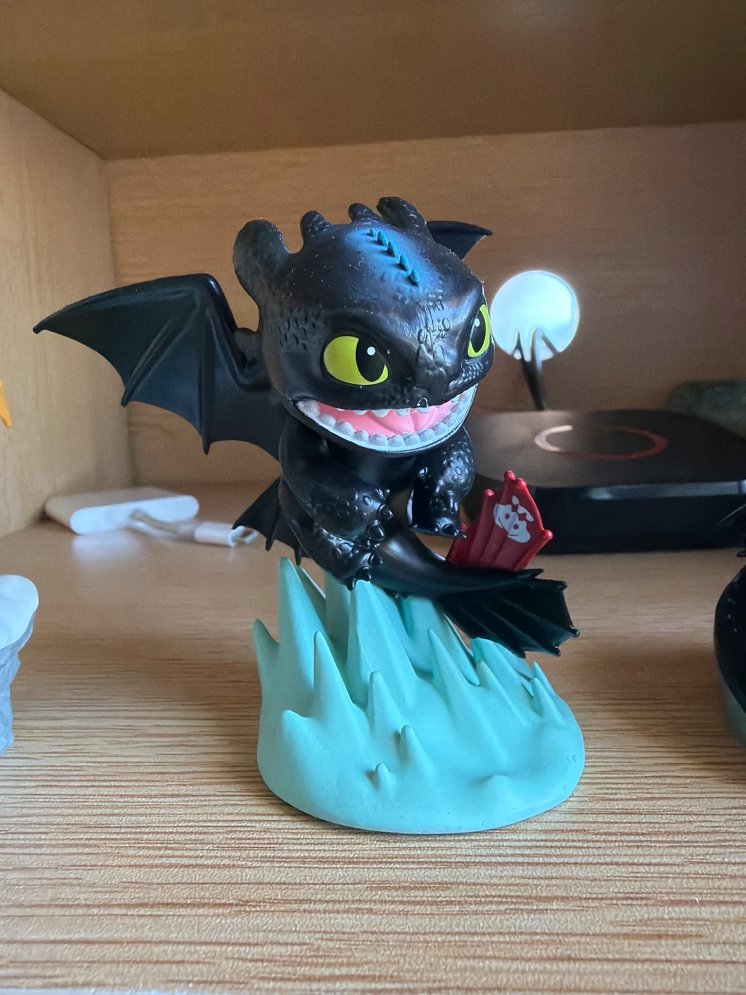 How to Train Your Dragon Toothless Figurine - photo 2