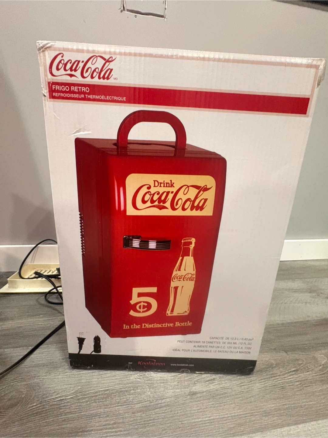 Coca-Cola Retro Koolatron Mini Fridge - photo 3