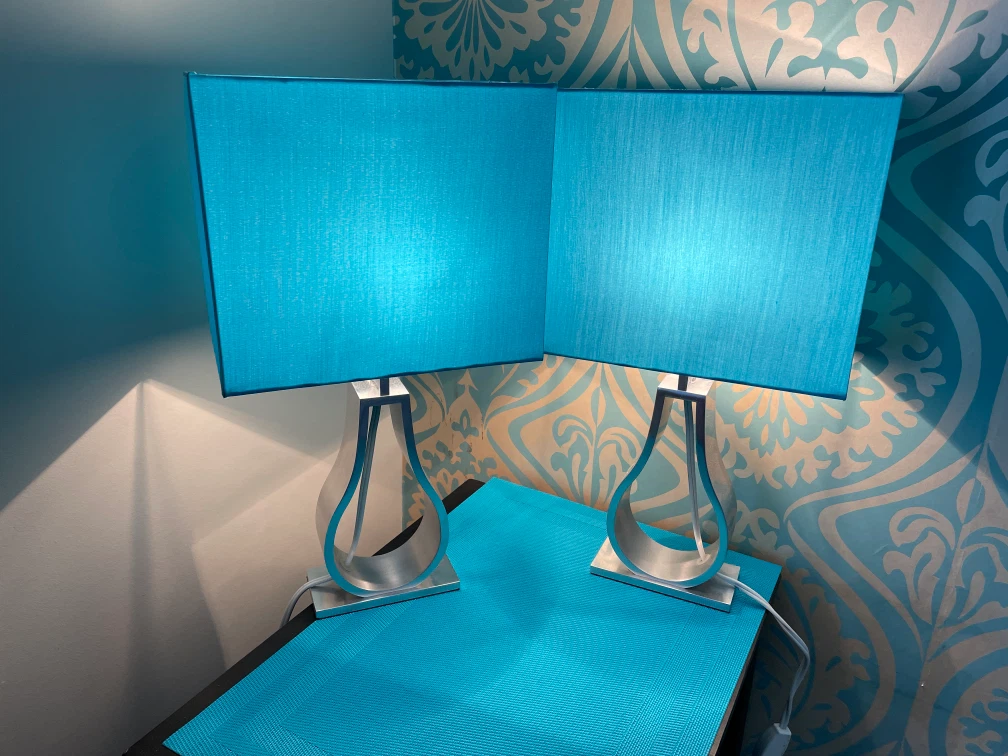 $10 each- 6pcs of lamp