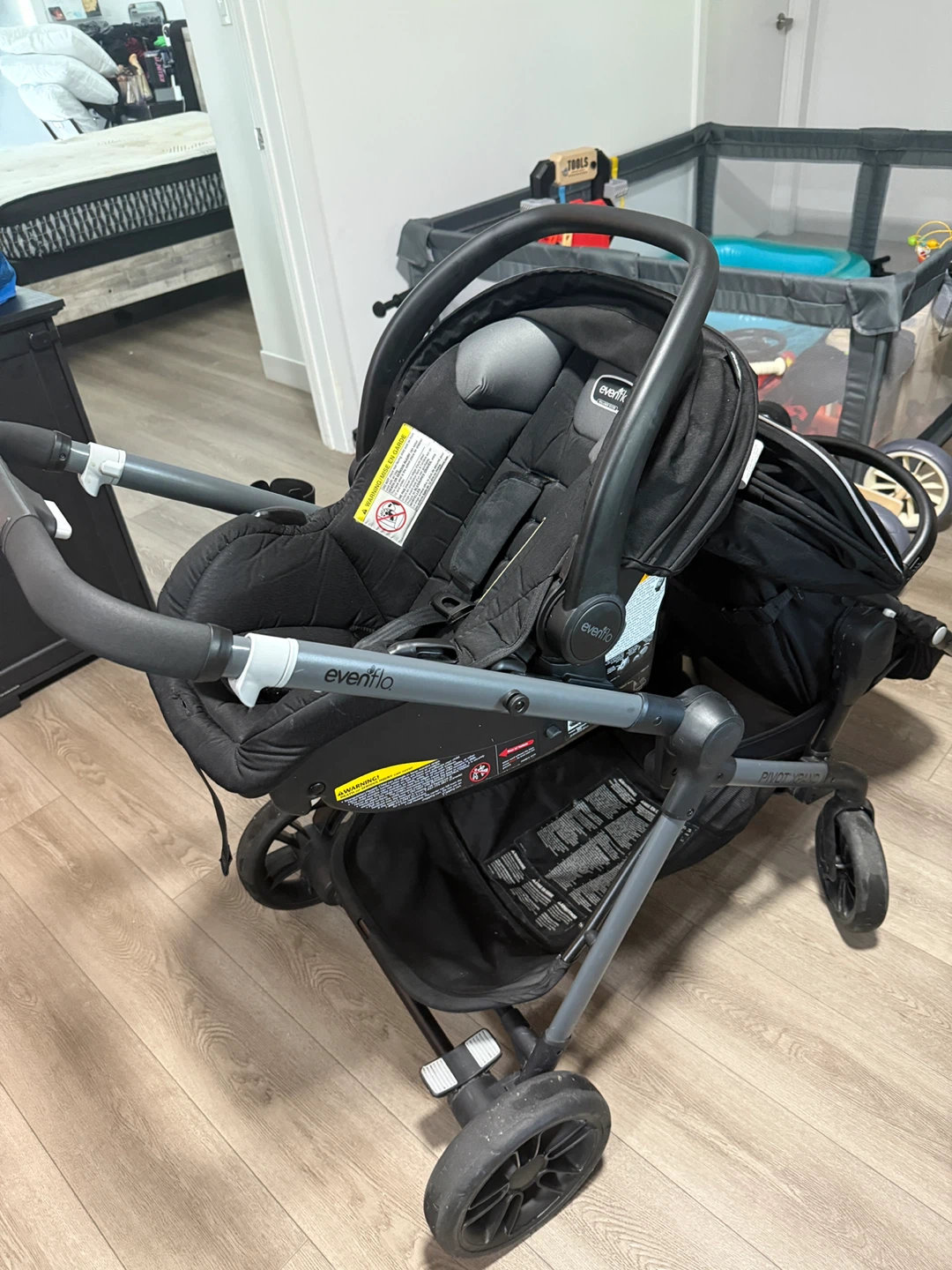 Evenflo Pivot Xpand Travel System Stroller and Car Seat - photo 4