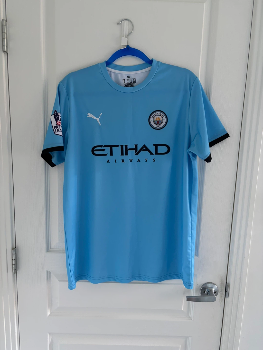Manchester City FC . Size L
