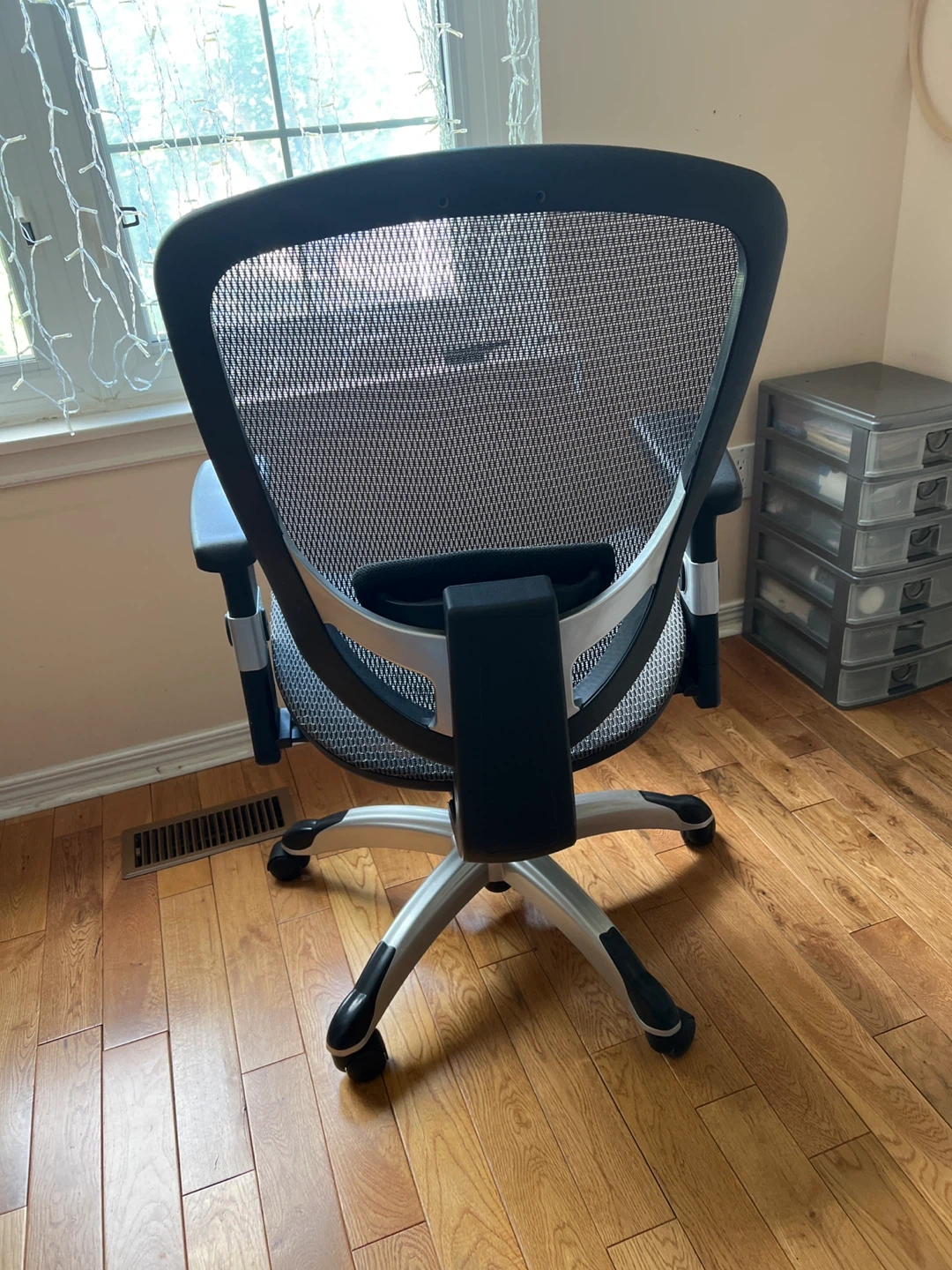 Black Mesh Office Chair - photo 3