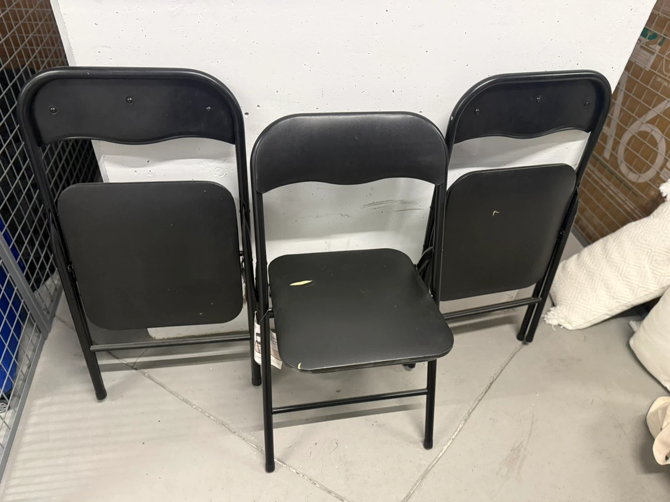 3 Black Folding Chairs - 40$ for all 3 - photo 2