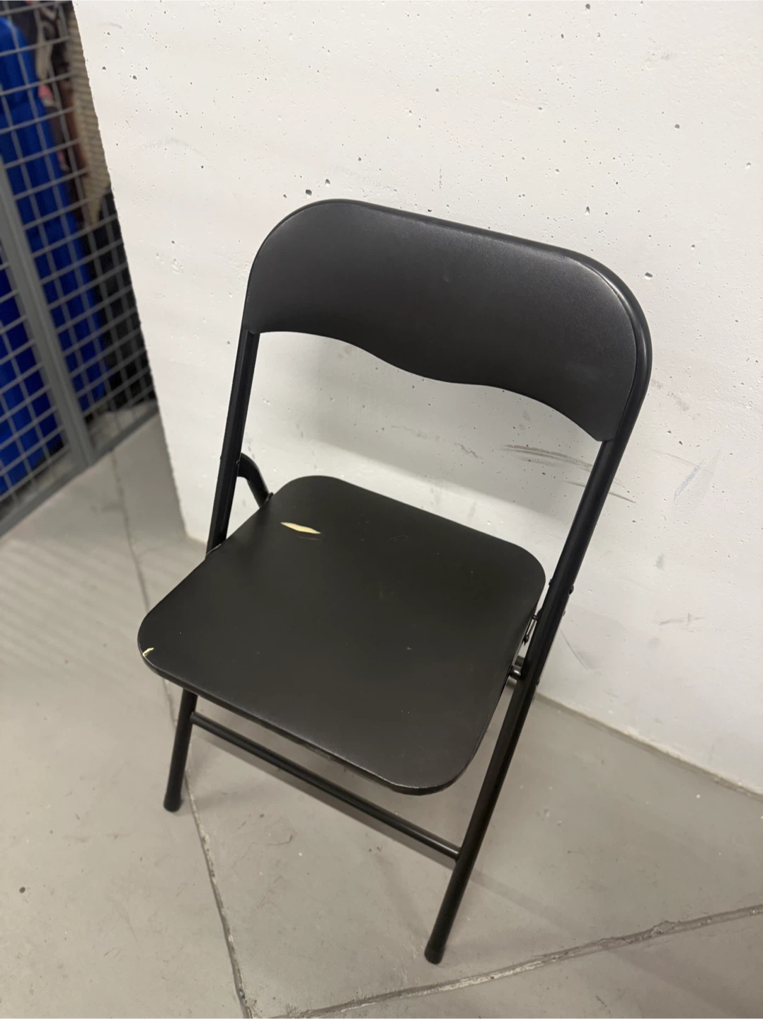 3 Black Folding Chairs - 40$ for all 3 - photo 3
