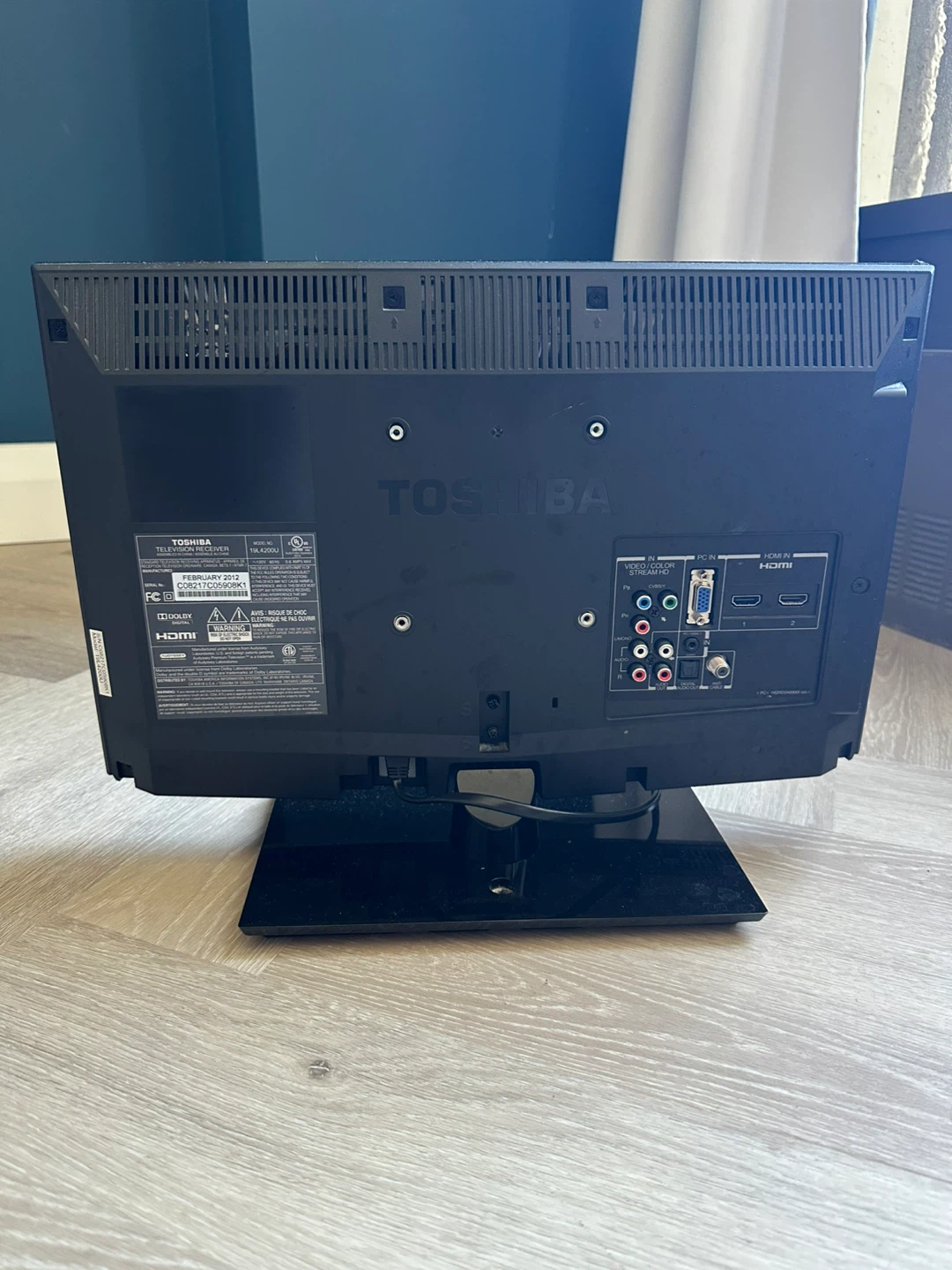 Black Toshiba 19-inch TV - photo 2