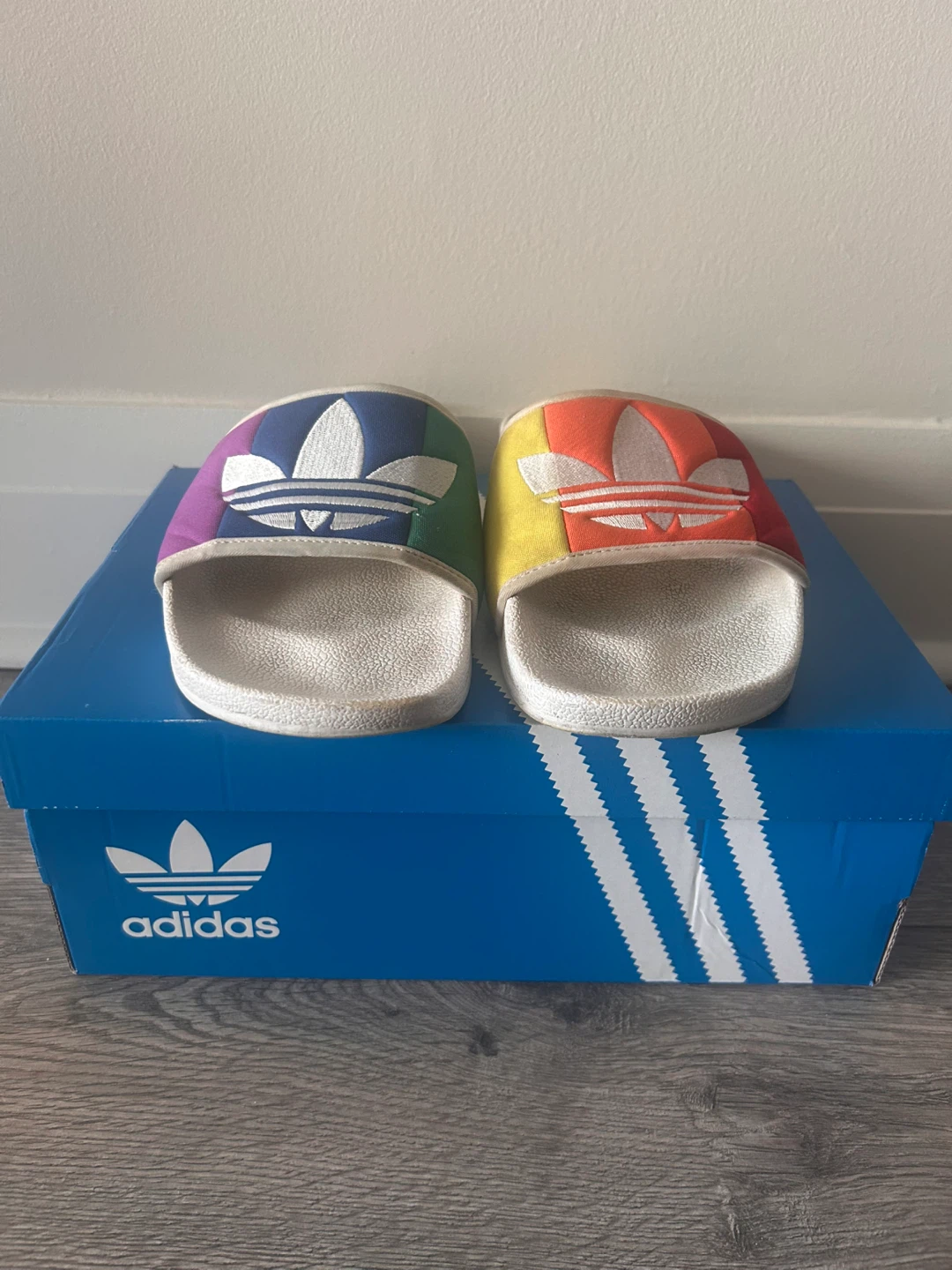 Adidas Pride Slides Size 7 - photo 2
