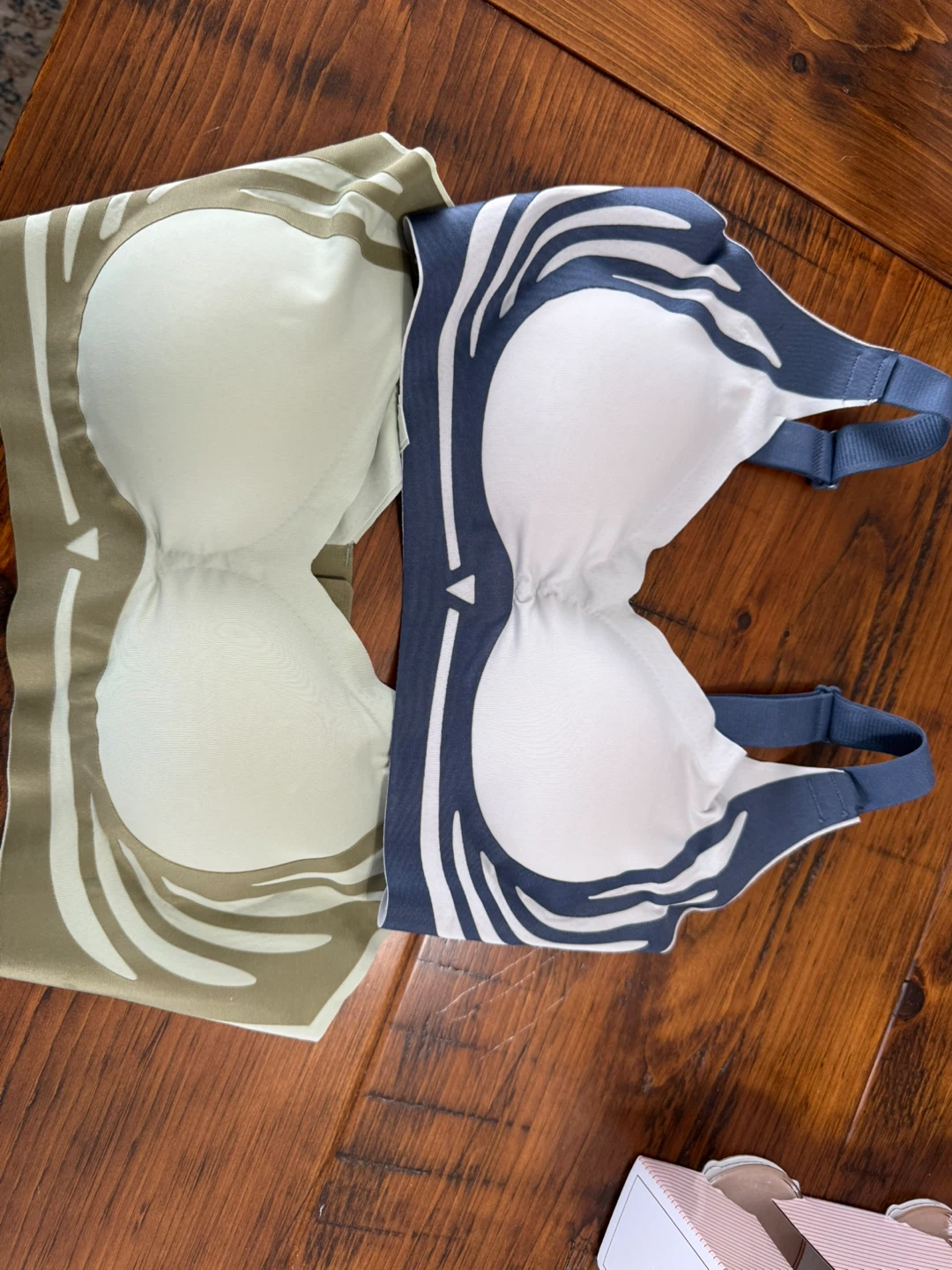 Set of 2 sports bras size XL