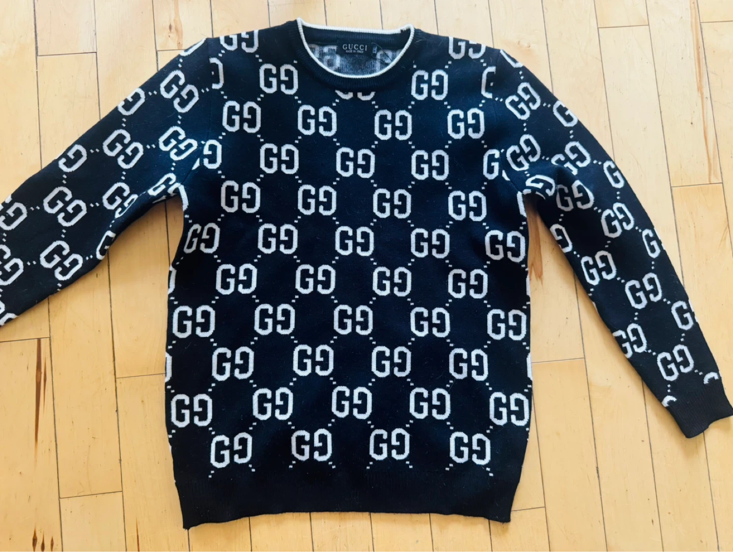 Chandail Gucci noir et blanc unisexe Taille XXL