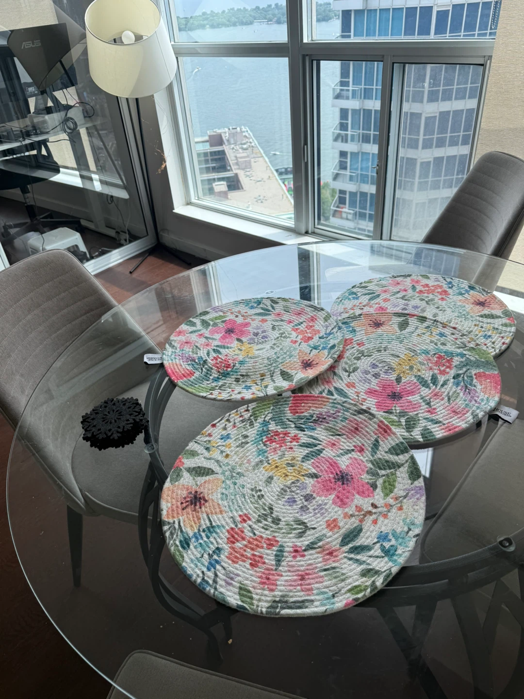 Set of 4 Round Floral Braided Placemats