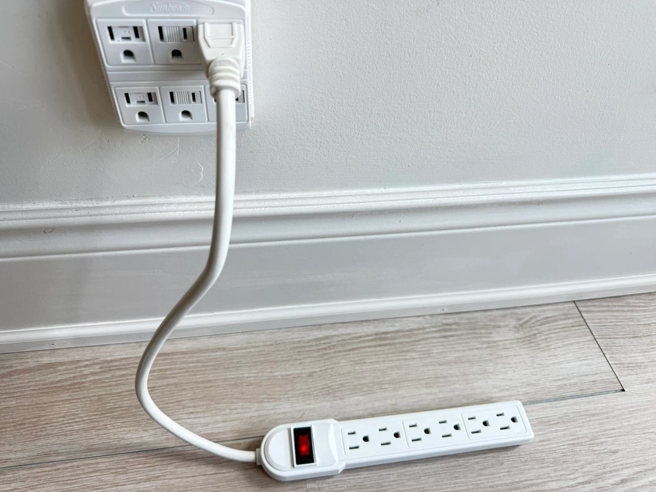 Sunbeam Surge Protector Power Strip - photo 2