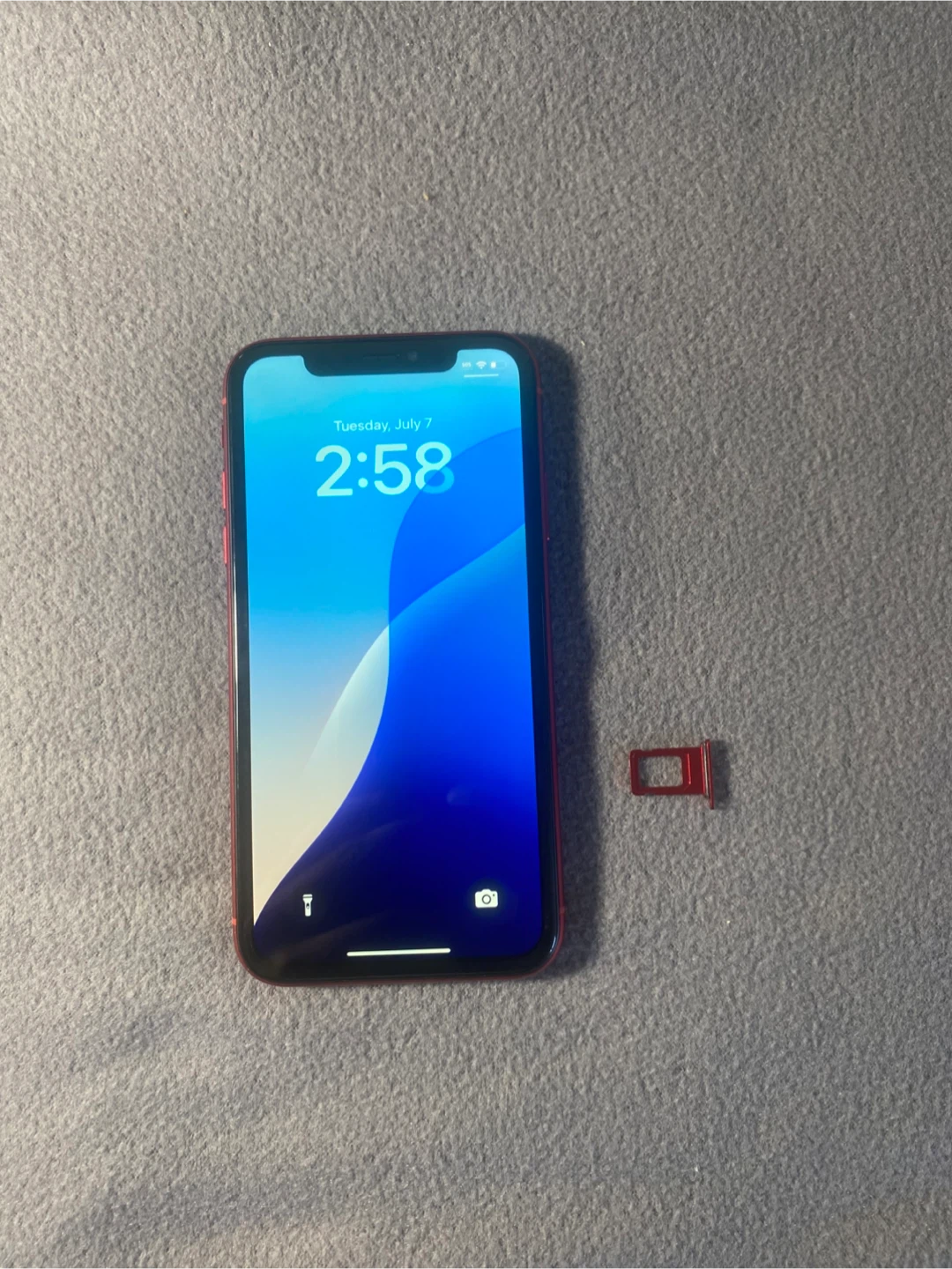📱 iPhone XR 64GB – PRODUCT(RED) - photo 3