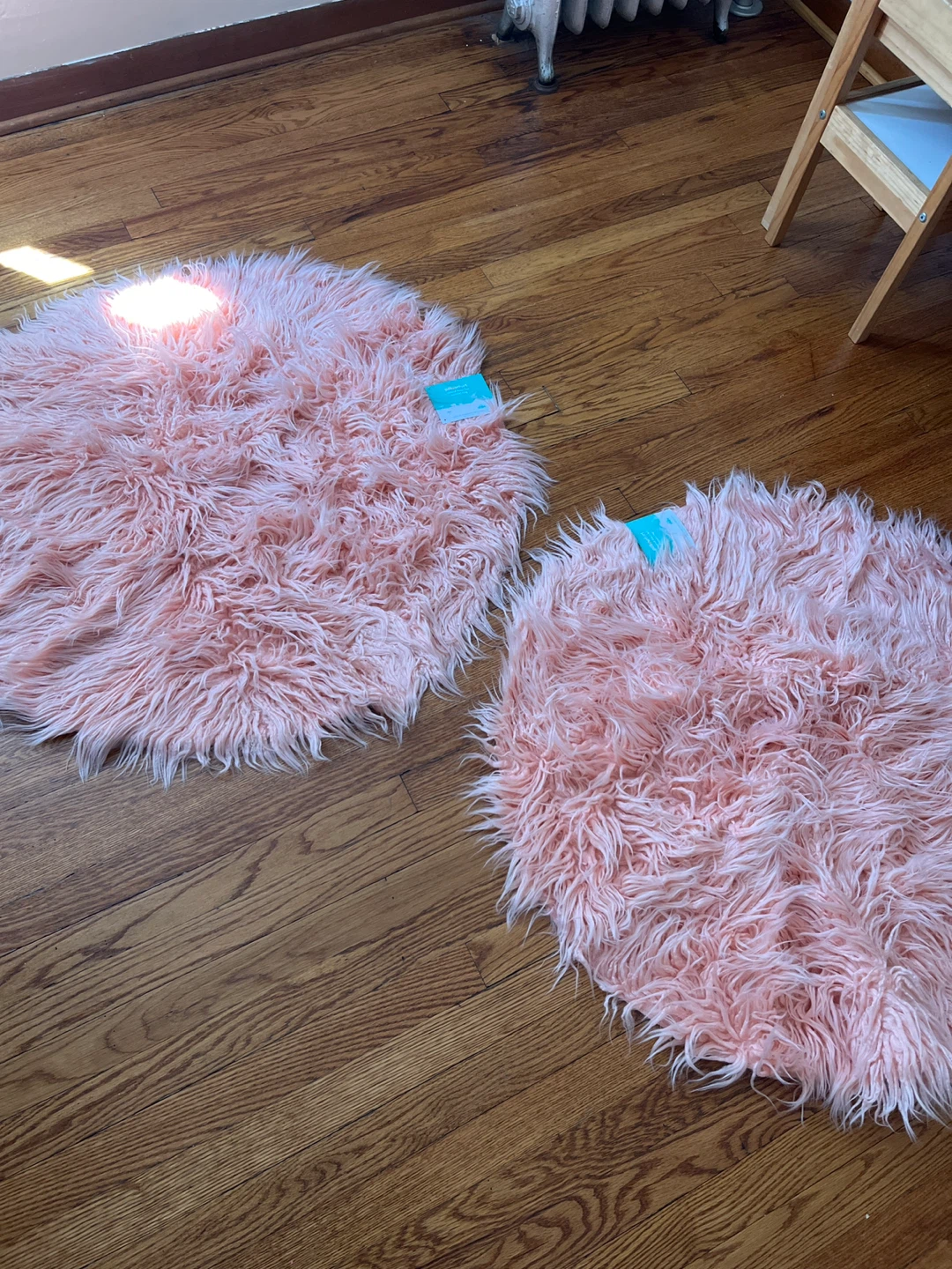 Pillowfort Round Faux Fur Accent Rug - Pink - photo 3