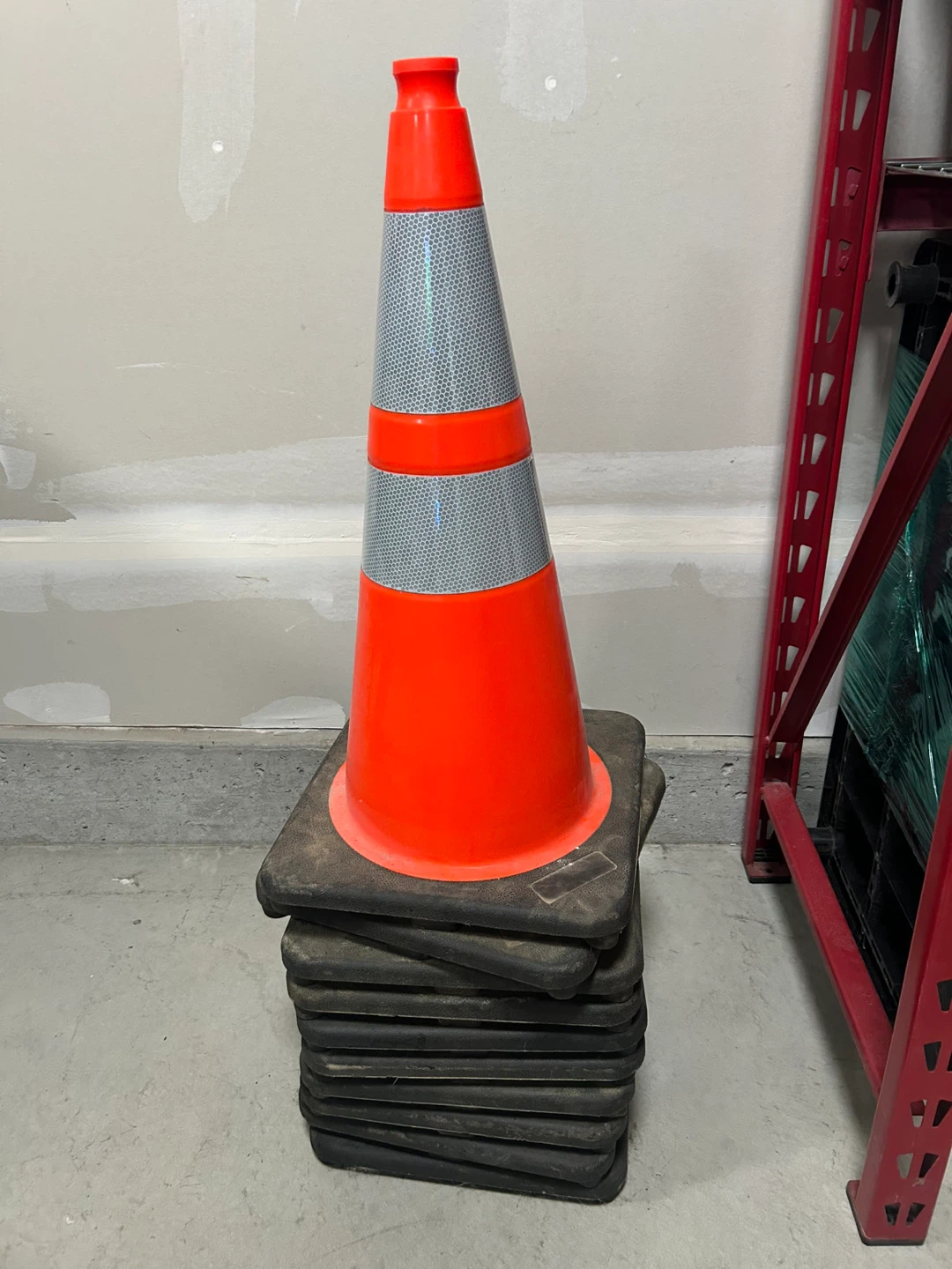 Heavy duty 28” traffic cones