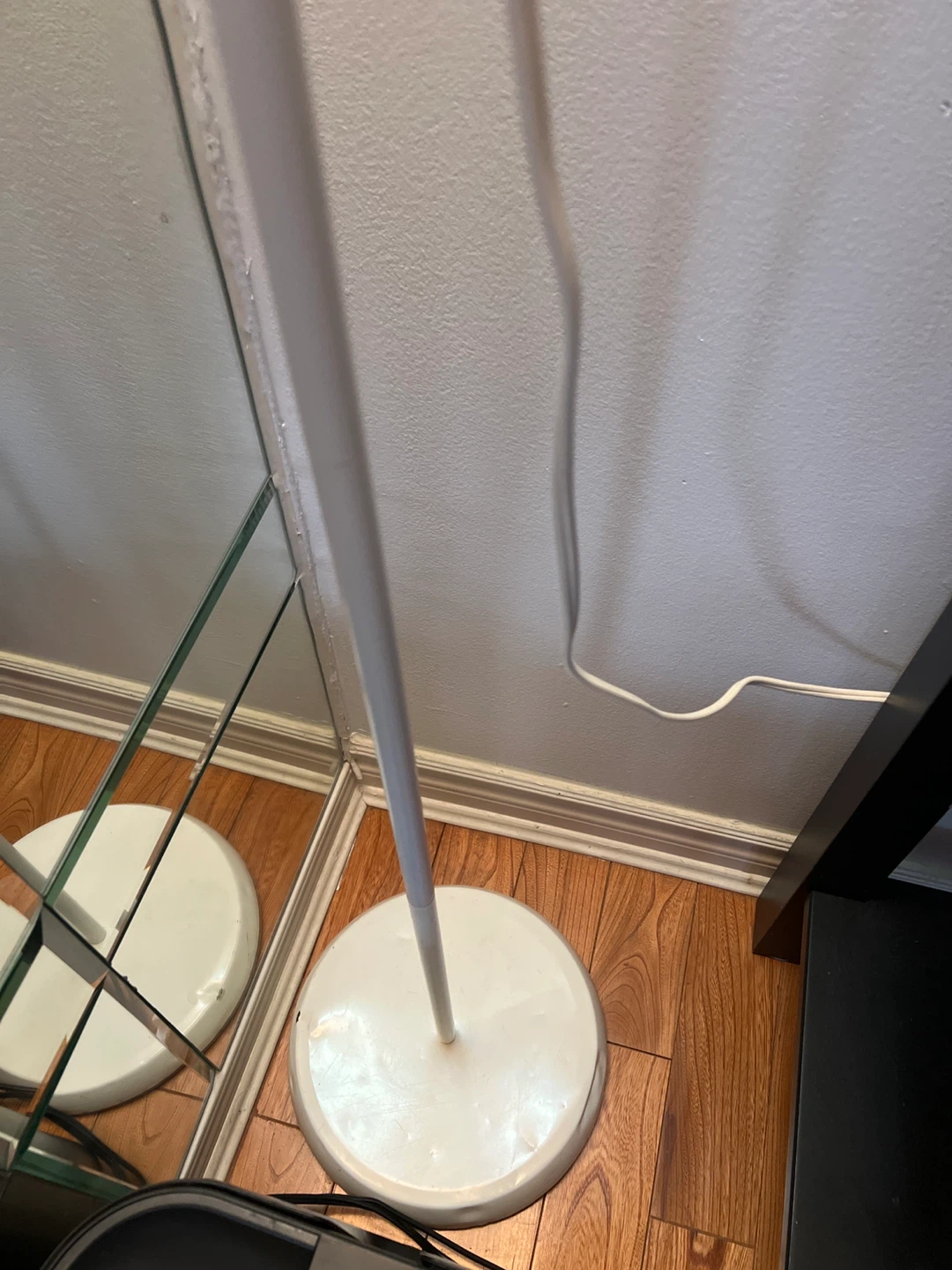 White Floor Lamp - photo 3