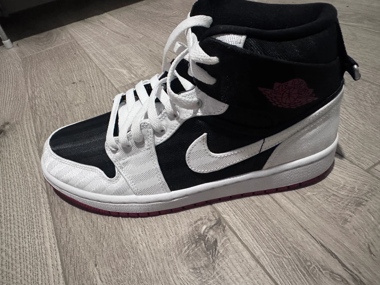 Air Jordan 1 Mid SE Shoes