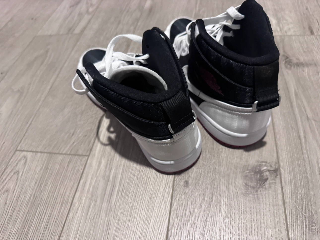 Air Jordan 1 Mid SE Shoes - photo 2