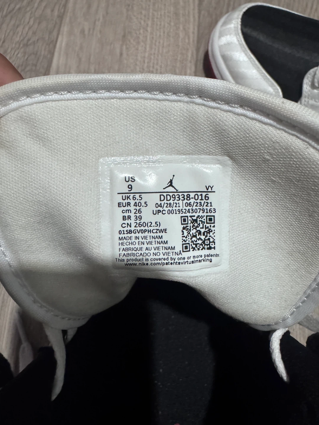 Air Jordan 1 Mid SE Shoes - photo 3
