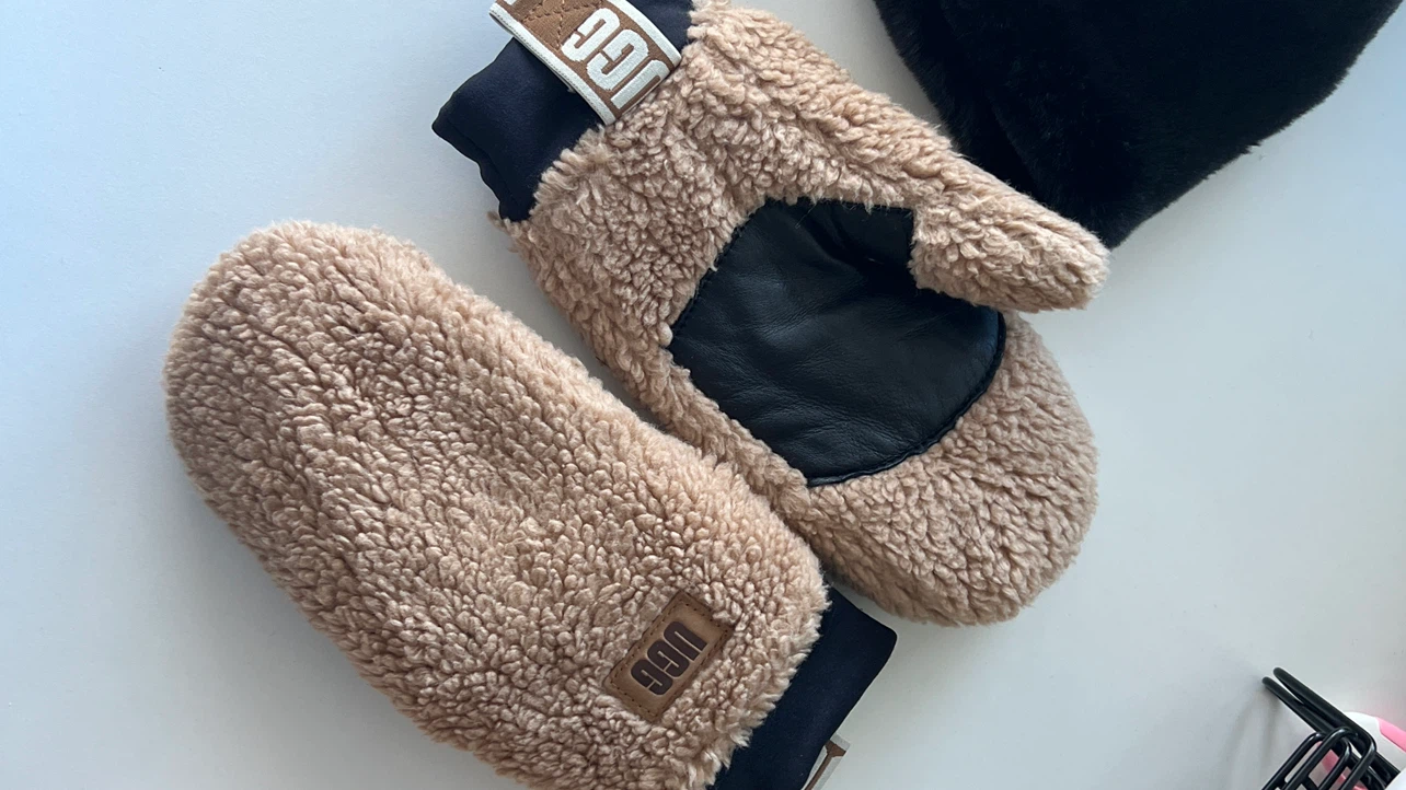 UGG Black Faux Fur Pom Pom & Sherpa Mittens $40/set - photo 5