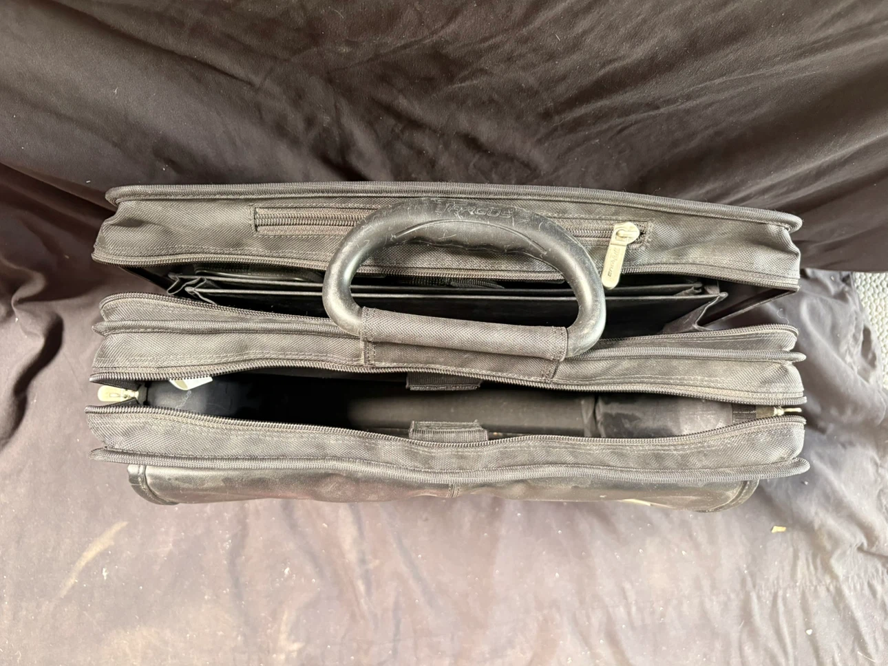 Targus Laptop Bag with Wheels - photo 4