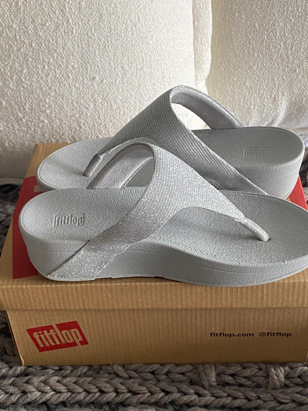 FitFlop Lottie Gutzey Flip-Flop Sandals Silver Size US 6