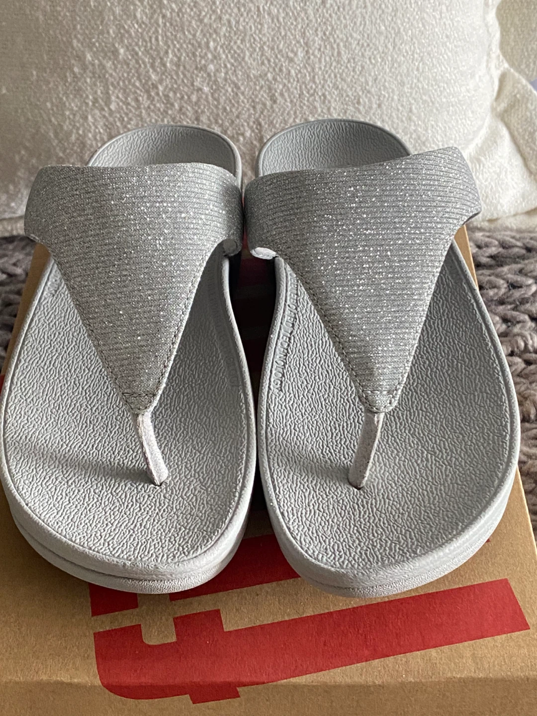 FitFlop Lottie Gutzey Flip-Flop Sandals Silver Size US 6 - photo 2