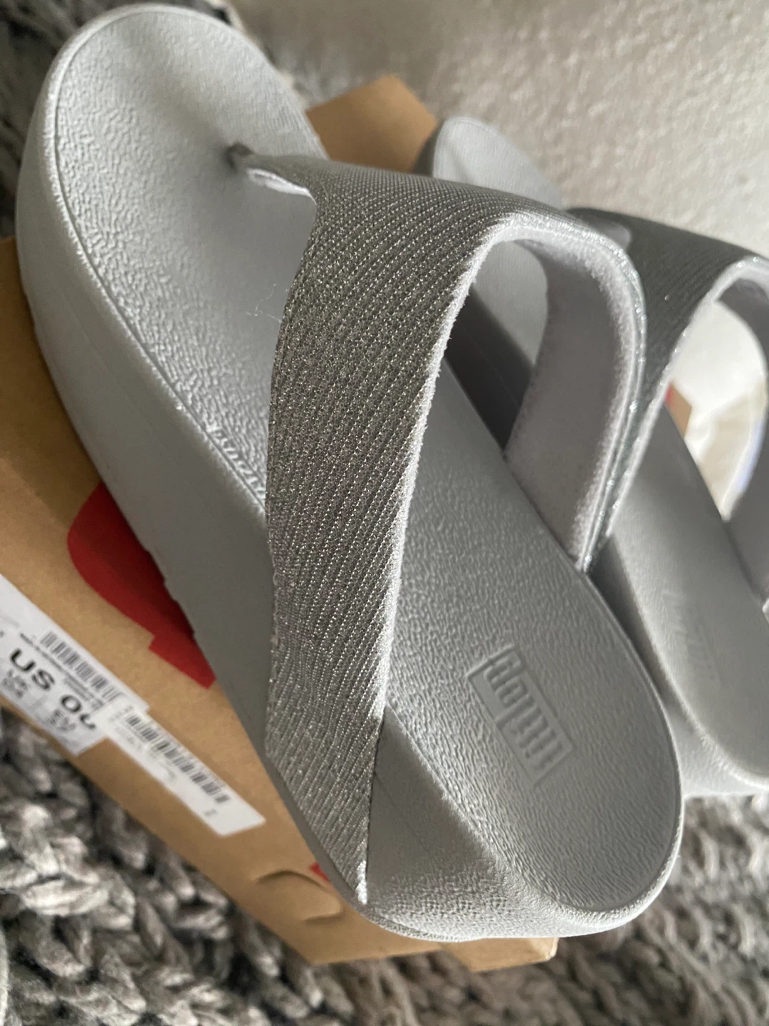 FitFlop Lottie Gutzey Flip-Flop Sandals Silver Size US 6 - photo 5