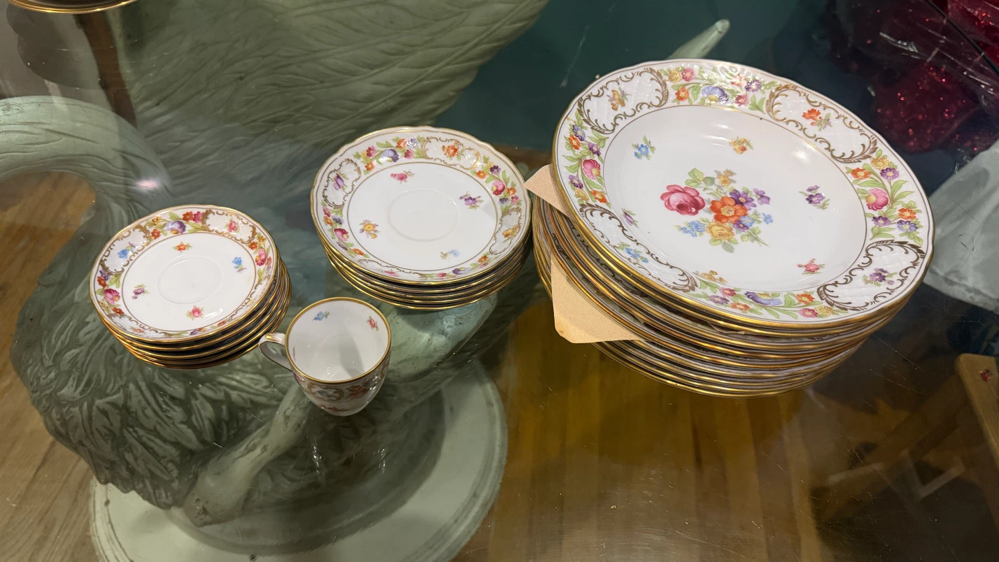 Oscar de la Renta Royale Fine China Tea Seth