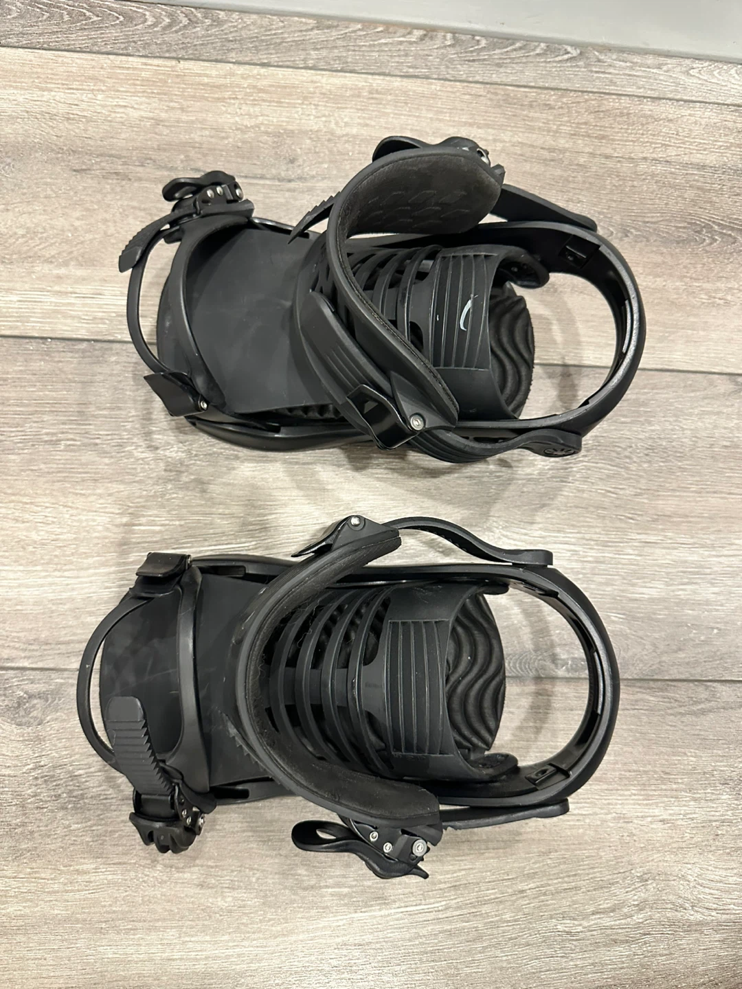 Black Snowboard Bindings