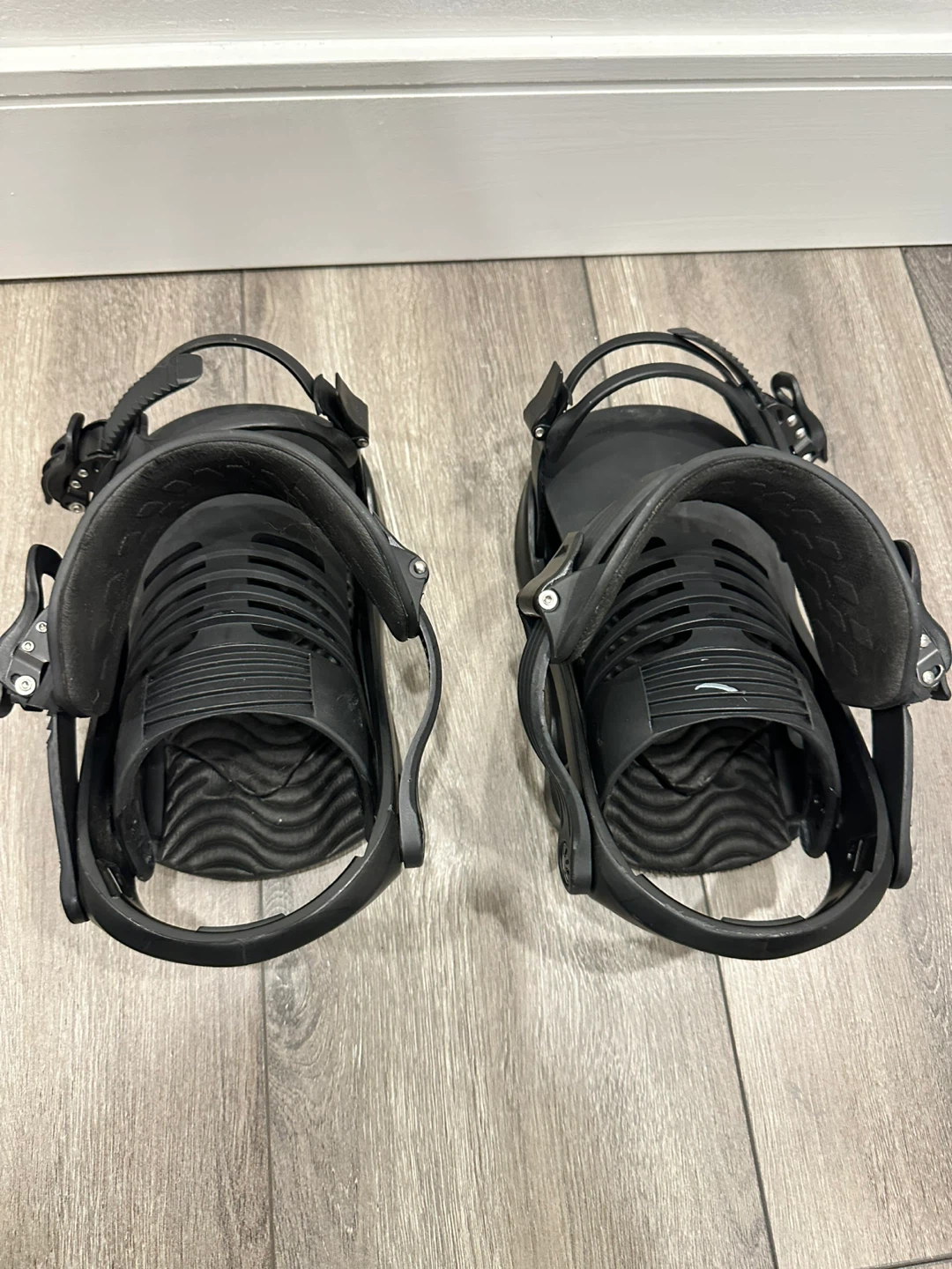 Black Snowboard Bindings - photo 2