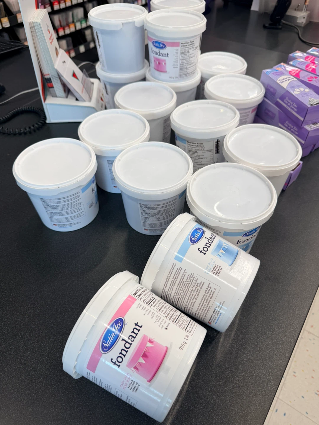Satin Ice Fondant and Wilton Frosting Tubes - photo 3