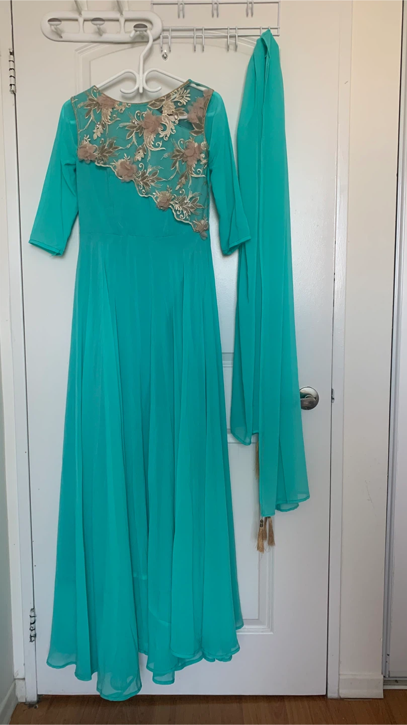 Elegant Long Dress for Sale/ Party/Wedding Gown