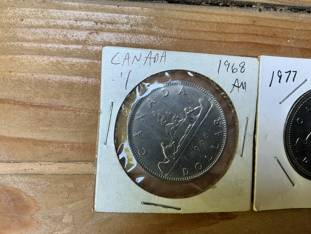 Canadian Dollar Coins - 1968, 1977, 1986 - photo 2