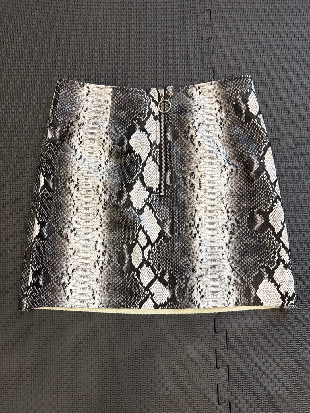 SHEIN Mini Skirt with Snake Print