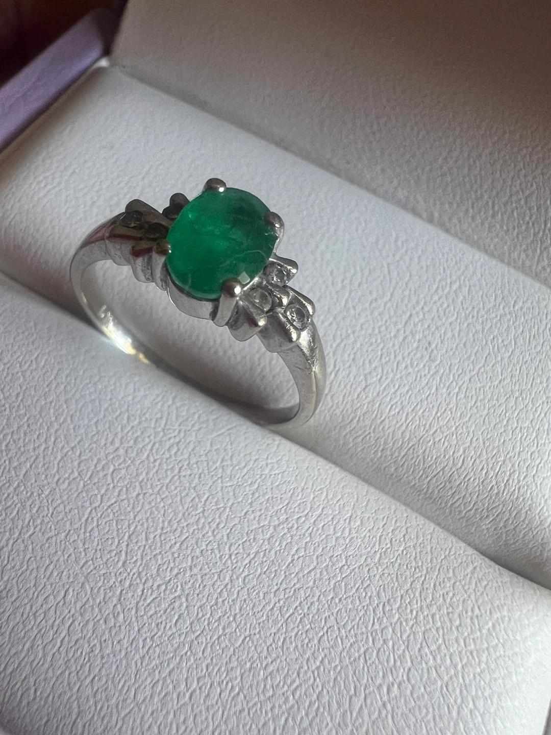 10 k Emerald and Diamond Ring - photo 2