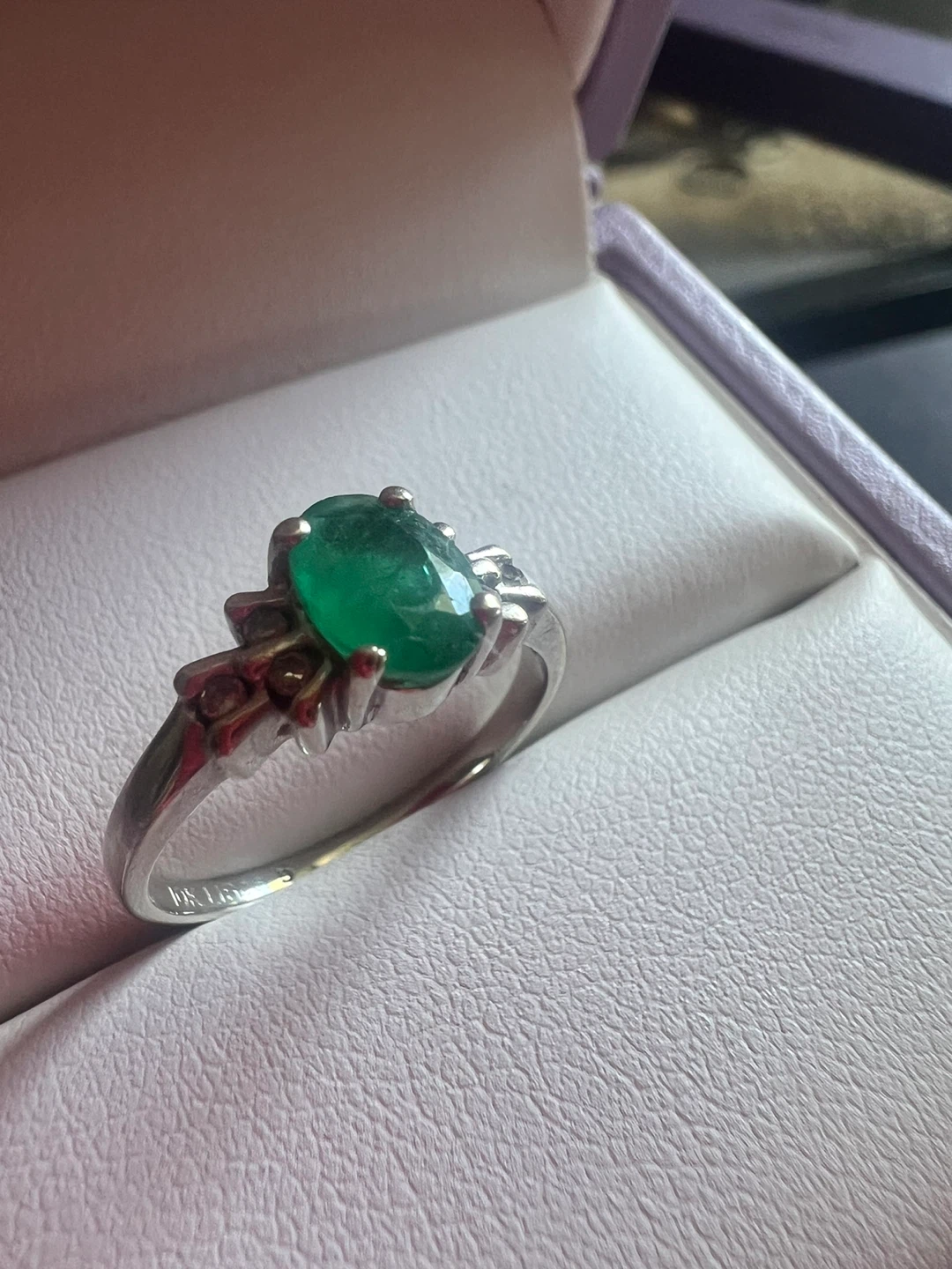 10 k Emerald and Diamond Ring - photo 3