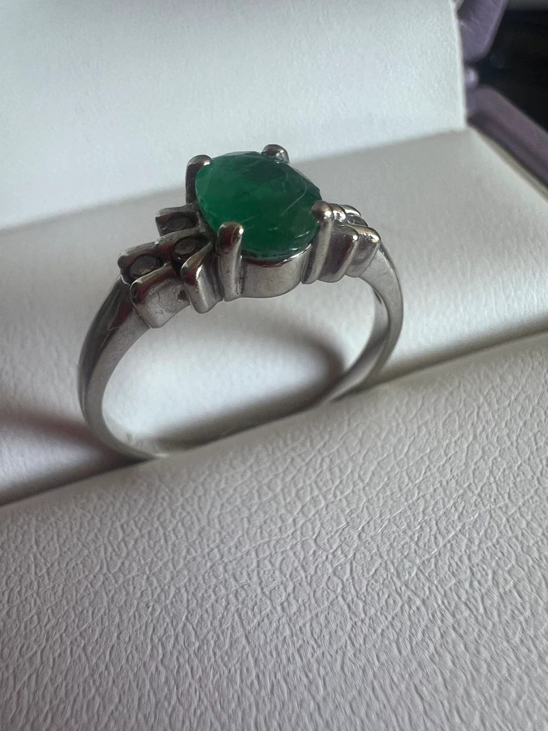 10 k Emerald and Diamond Ring - photo 4