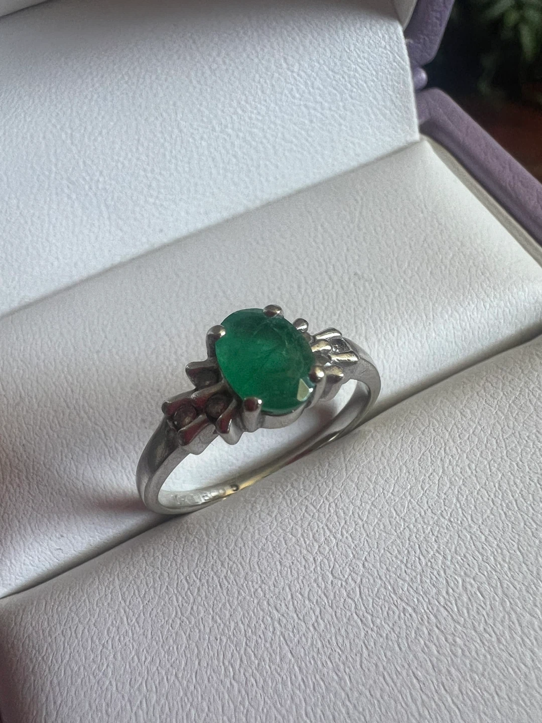 10 k Emerald and Diamond Ring - photo 5