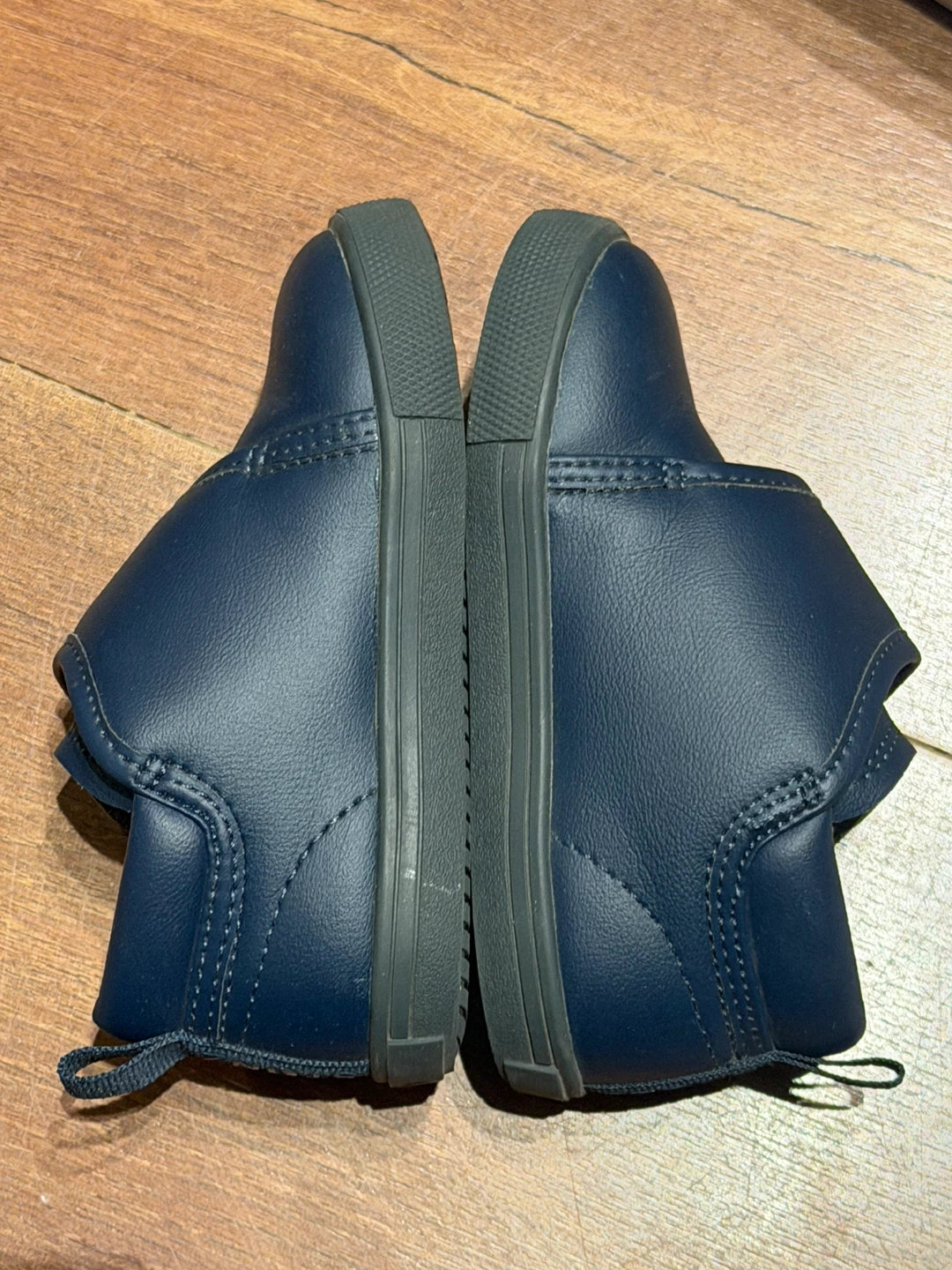 Toddler shoes size 8 EU24 - all worn once or twice - photo 2