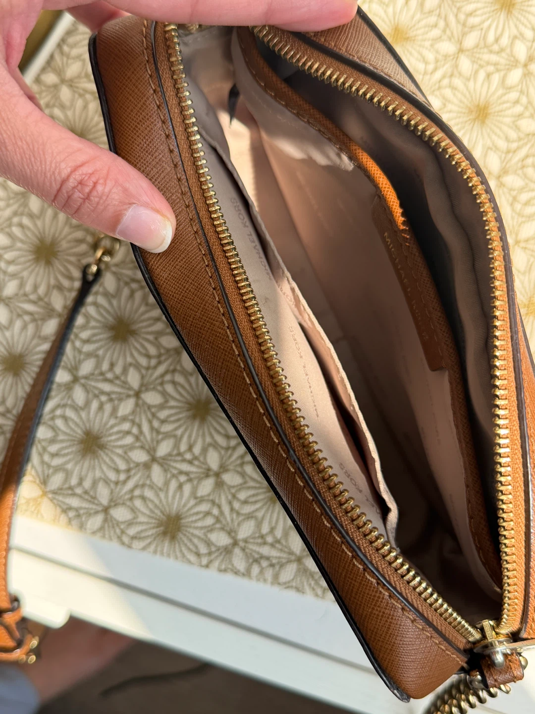 Michael Kors Crossbody Bag - photo 2