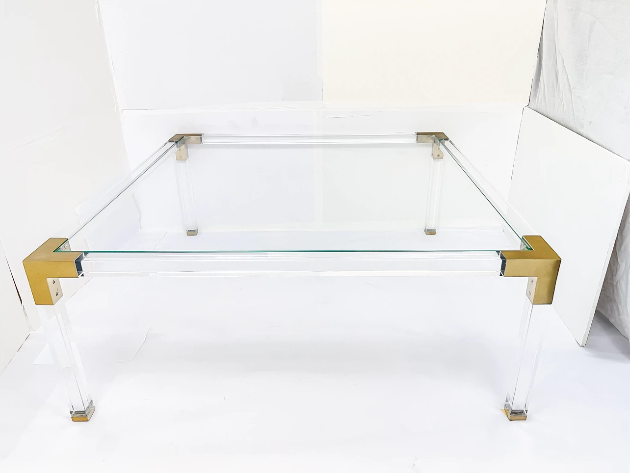 ACRYLIC & GOLD BRASS GLASS COFFEE TABLE - photo 4